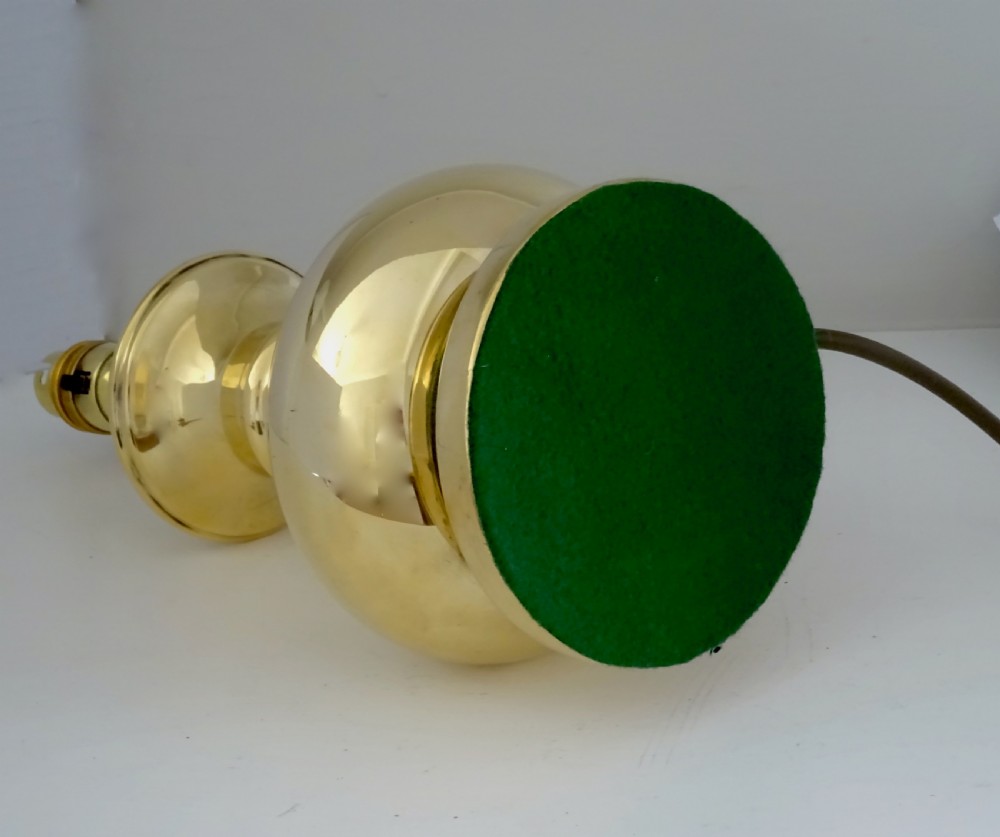 EDWARDIAN ROUNDED BRASS TABLE LAMP View VI