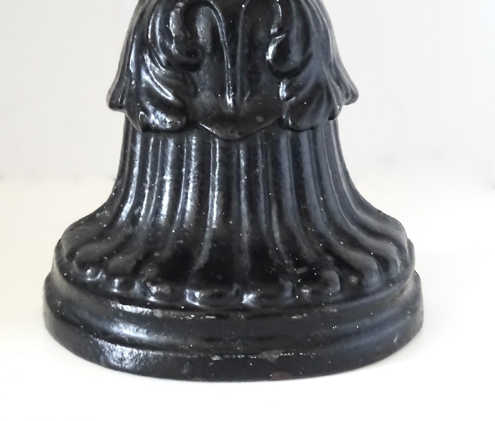 ARCHIBALD KENRICK & SONS CAST IRON DOORSTOP View VI