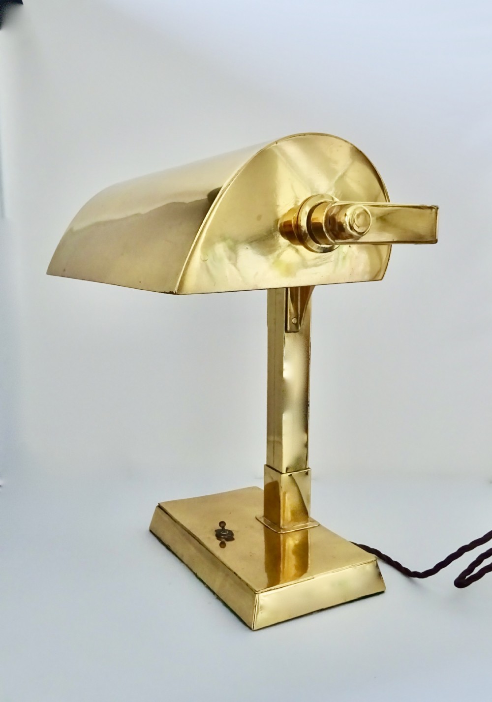 LARGE BRASS BANKER'S LAMP