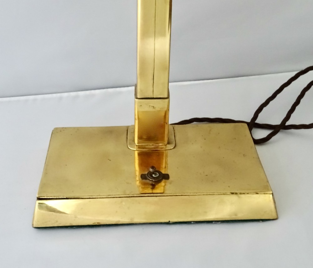 LARGE BRASS BANKER'S LAMP View V