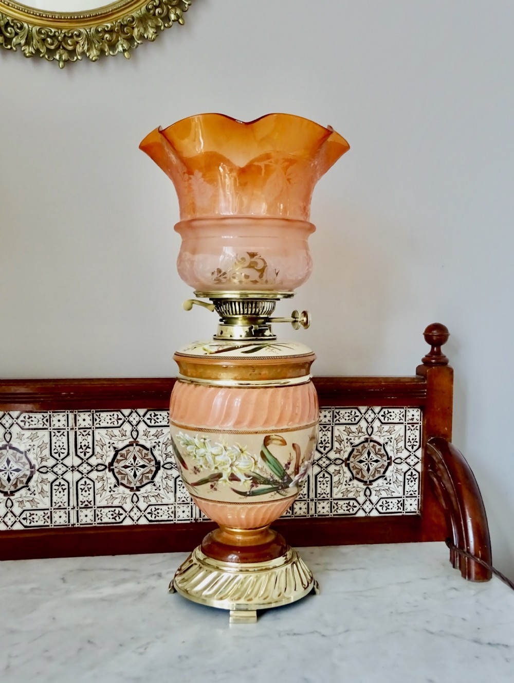 VICTORIAN OIL LAMP WITH ORIGINAL GLASS SHADE View IV