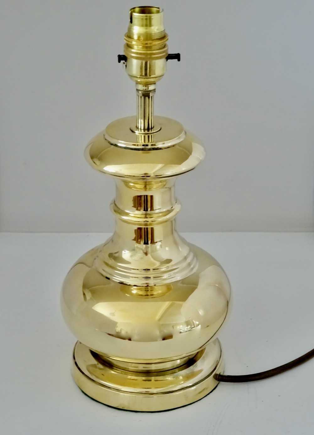 EDWARDIAN ROUNDED BRASS TABLE LAMP View II