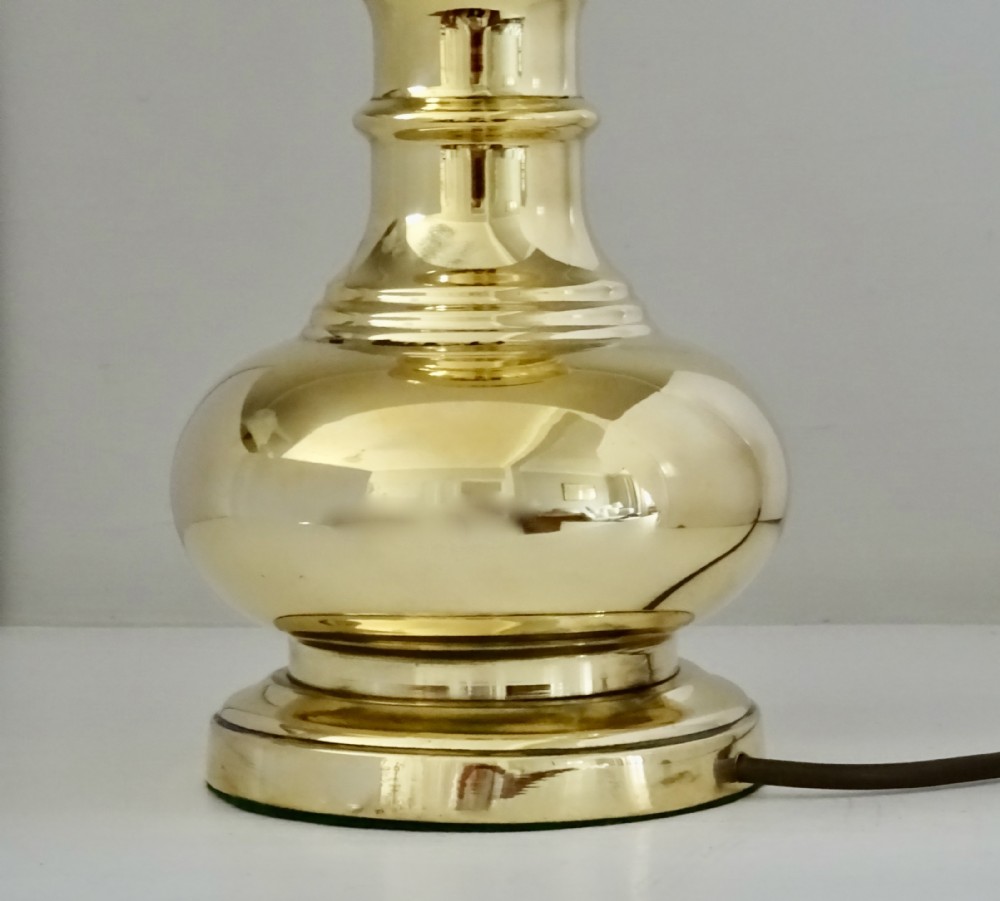 EDWARDIAN ROUNDED BRASS TABLE LAMP View III