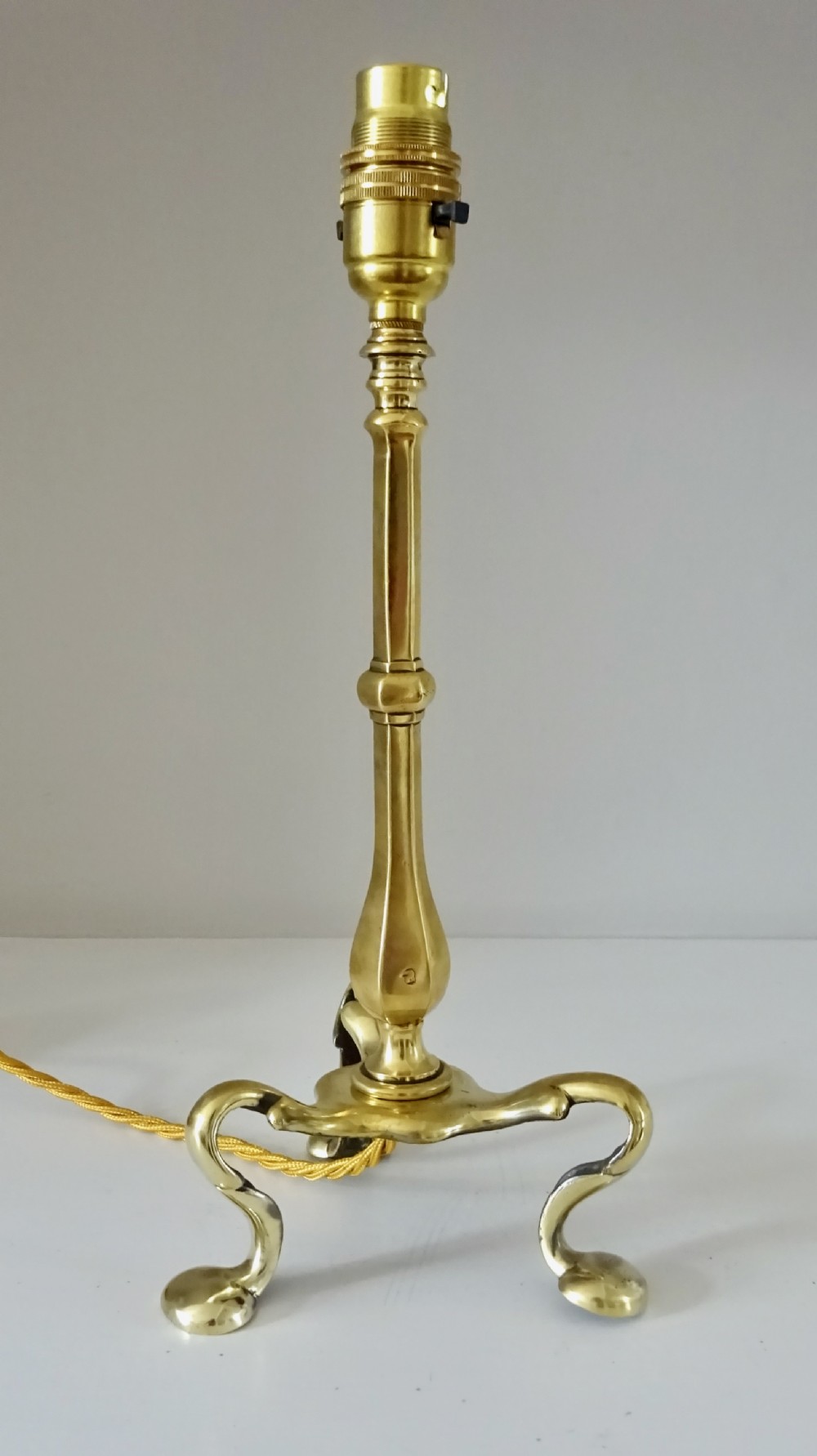 C1920 -  BRASS PULLMAN LAMP