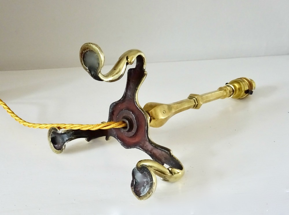 C1920 -  BRASS PULLMAN LAMP View V