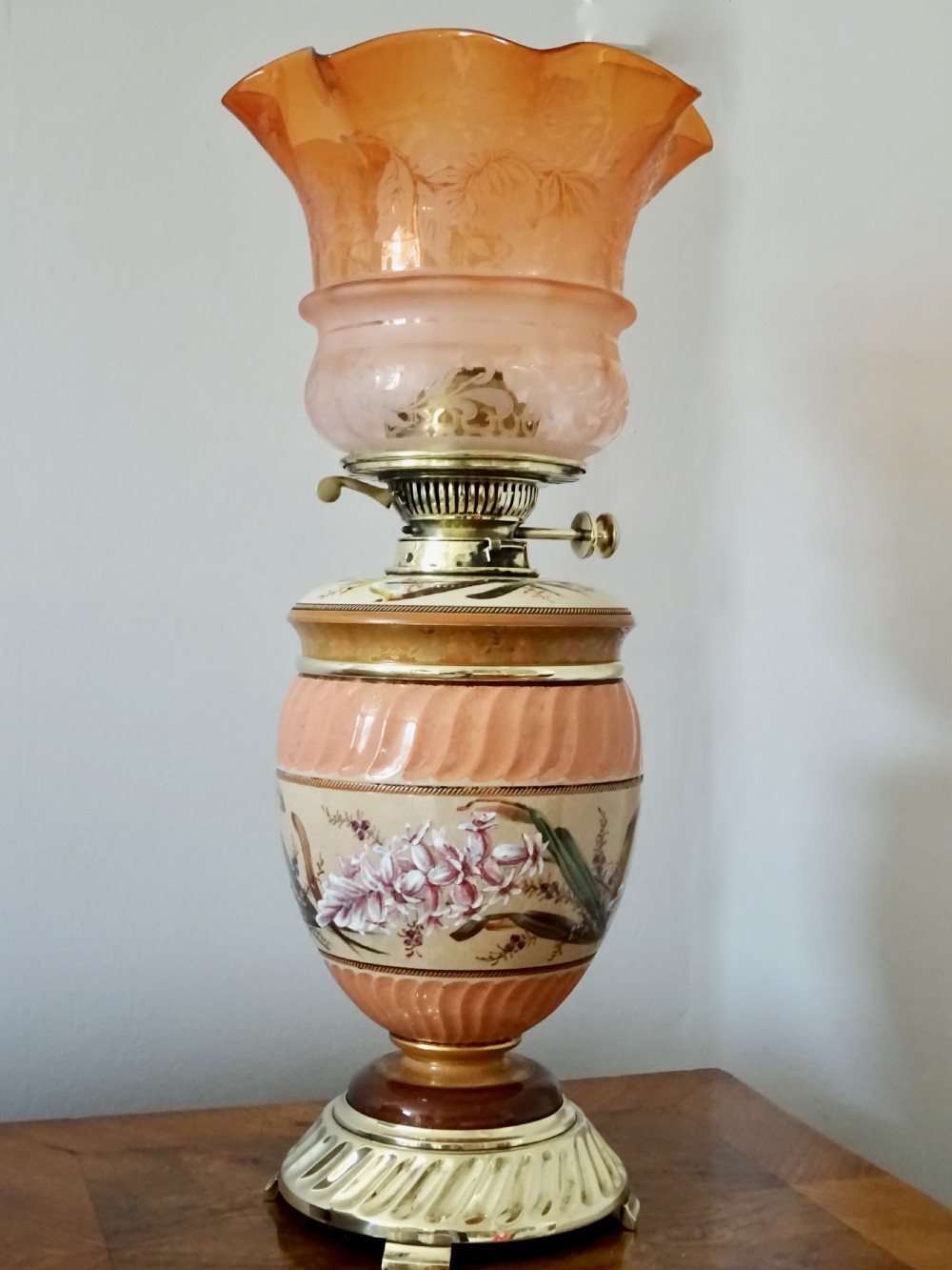VICTORIAN OIL LAMP WITH ORIGINAL GLASS SHADE View II