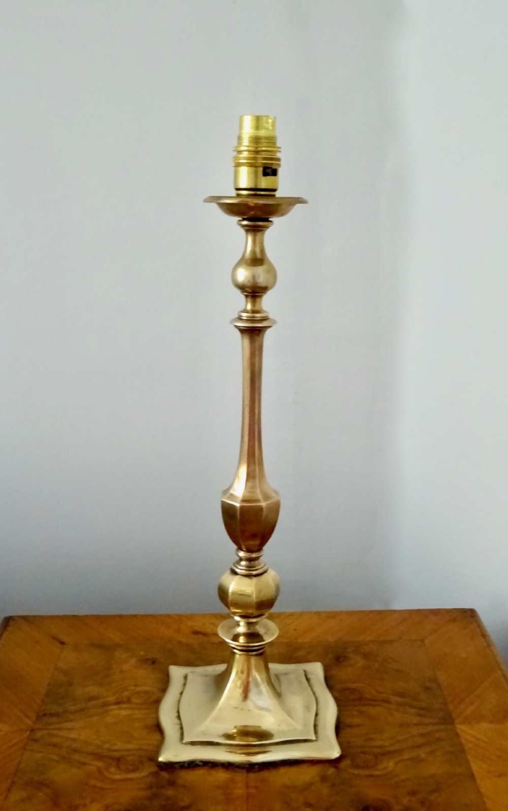 TALL BRONZE TABLE LAMP