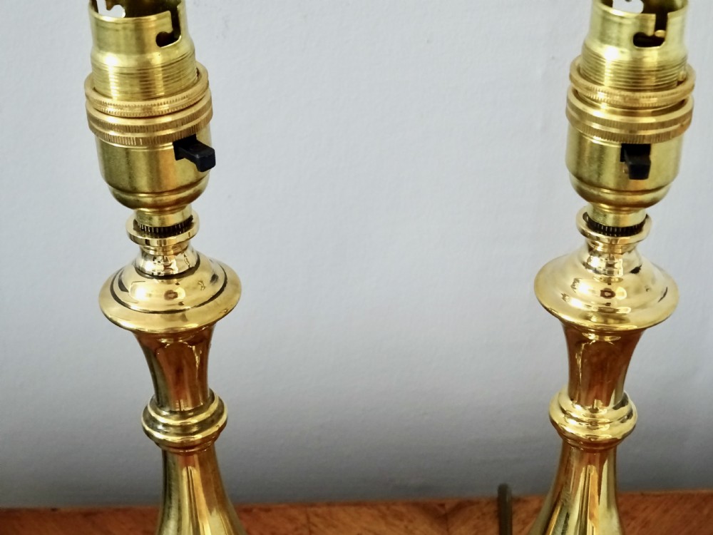 PAIR  20thC  GOOD QUALITY BRASS LAMPS View III