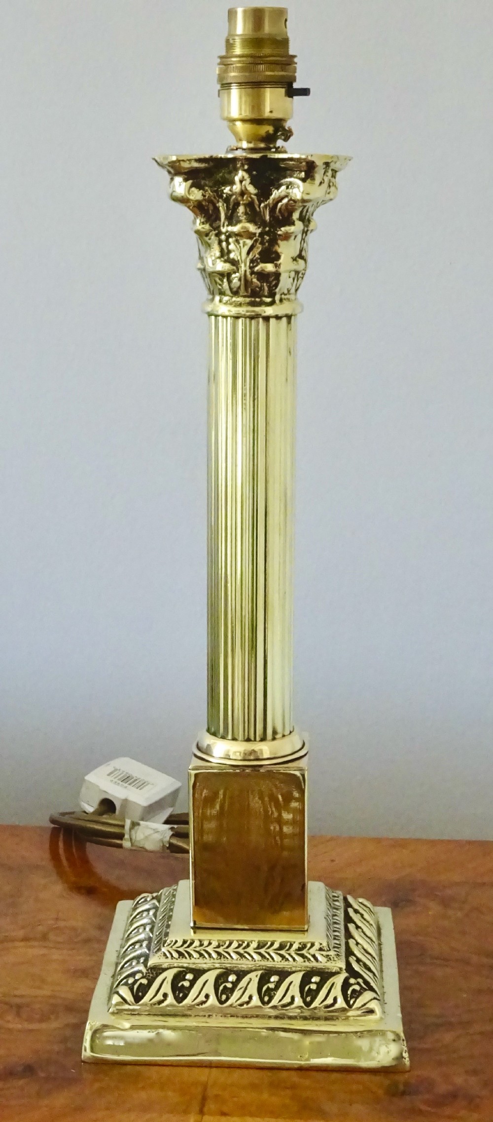 VICT CORINTHIAN COLUMN  TABLE LAMP