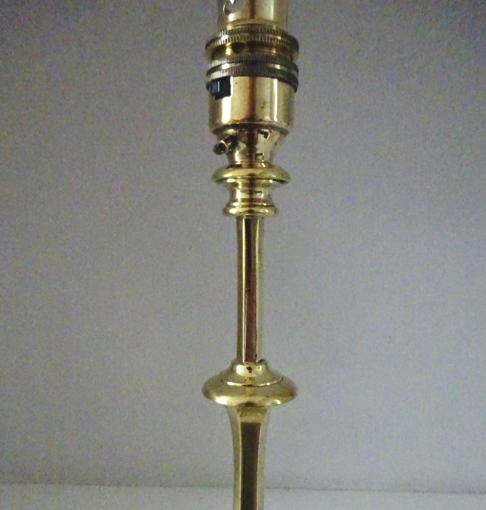 EDWARDIAN BRASS TABLE LAMP View V