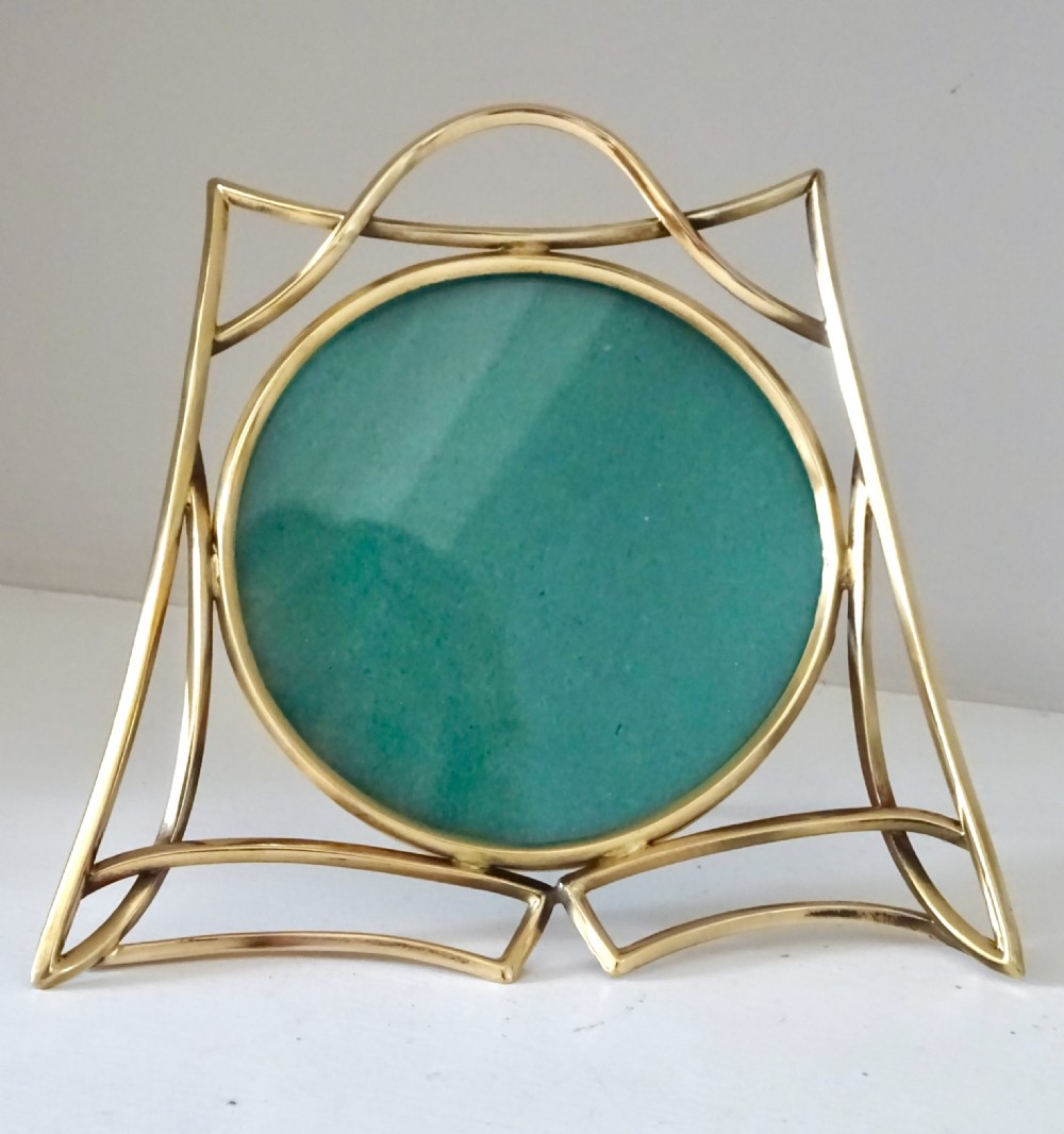 ART NOUVEAU BRASS PHOTO FRAME View II