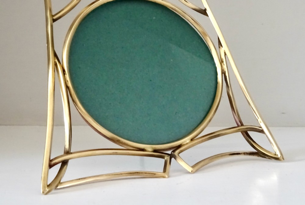 ART NOUVEAU BRASS PHOTO FRAME View III
