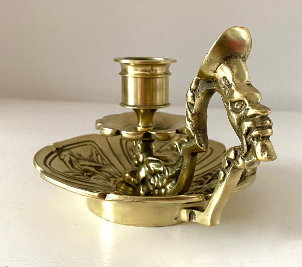1900-1930. A FRENCH BRASS CHAMBERSTICK