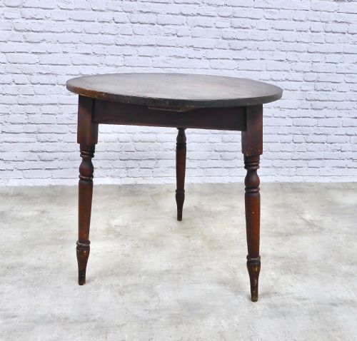 Pine Cricket Table