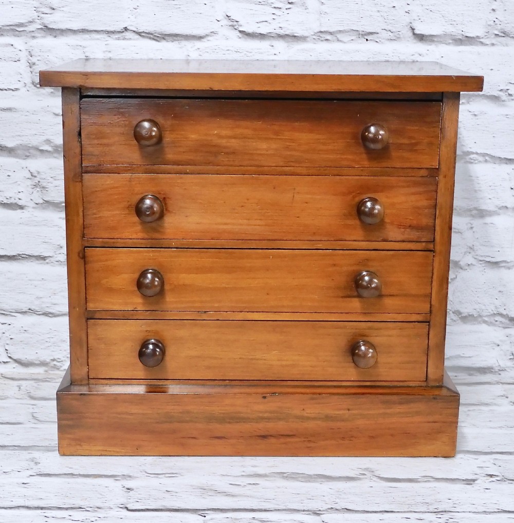 Superb Collector's Chest