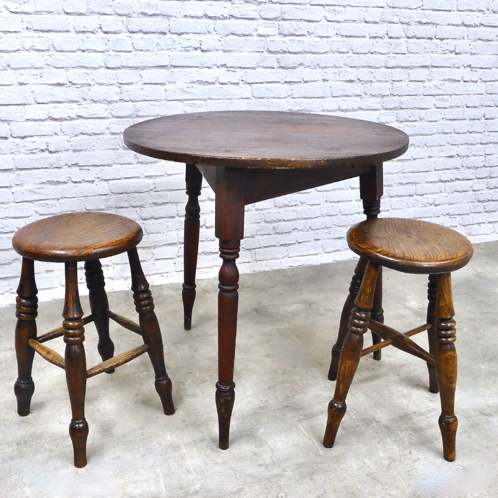 Pine Cricket Table View II