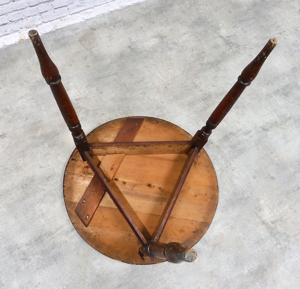 Pine Cricket Table View VI