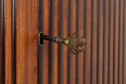 18TH CENTURY DUTCH TAMBOUR CABINET - ADDITIONAL PHOTO 3