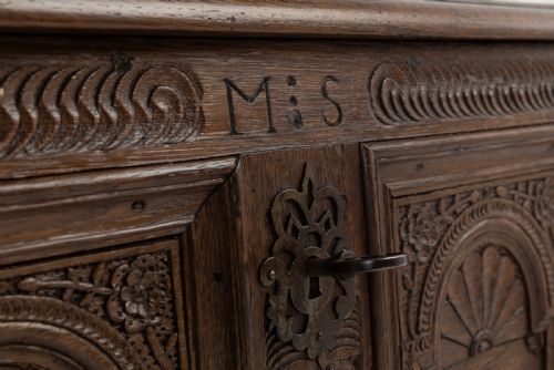 LARGE 18TH CENTURY DUTCH OAK COFFER - ADDITIONAL PHOTO 5