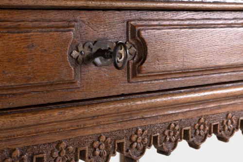 EARLY 18TH CENTURY BELGIAN OAK SIDE TABLE WITH MARBLE TOP - ADDITIONAL PHOTO 2