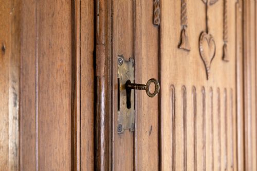 18TH CENTURY BELGIAN CABINET - ADDITIONAL PHOTO 2
