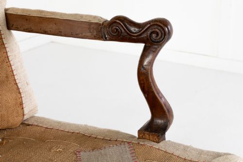 18TH CENTURY ITALIAN WALNUT SOFA - ADDITIONAL PHOTO 5