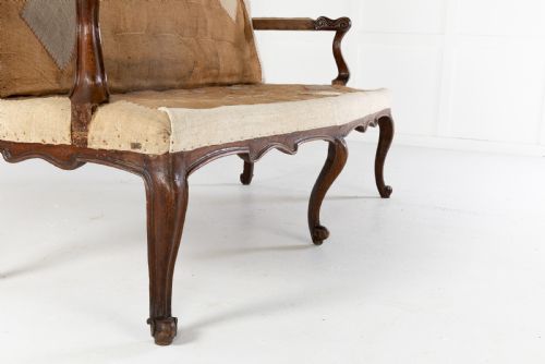 18TH CENTURY ITALIAN WALNUT SOFA - ADDITIONAL PHOTO 6