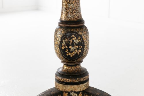 19TH CENTURY ENGLISH REGENCY CHINESE BLACK LACQUER AND GILT TABLE - ADDITIONAL PHOTO 3