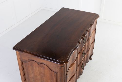 18TH CENTURY FRENCH WALNUT COMMODE - ADDITIONAL PHOTO 3