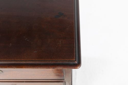 18TH CENTURY ENGLISH MAHOGANY CHEST OF DRAWERS - ADDITIONAL PHOTO 4