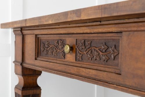 LARGE 19TH CENTURY ITALIAN WALNUT DINING TABLE - ADDITIONAL PHOTO 4