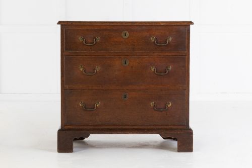 18th century english oak commode - CATEGORY: ANTIQUE CHEST OF DRAWERS - DATED 18TH CENTURY