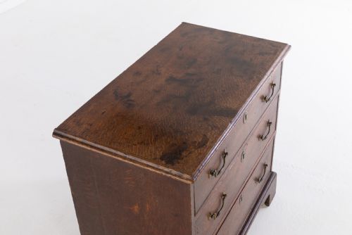 18TH CENTURY ENGLISH OAK COMMODE - ADDITIONAL PHOTO 2