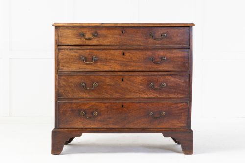 18th century english mahogany chest of drawers - CATEGORY: ANTIQUE CHEST OF DRAWERS - DATED 18TH CENTURY