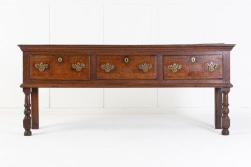 EARLY 18TH CENTURY OAK DRESSER BASE - ADDITIONAL PHOTO 1