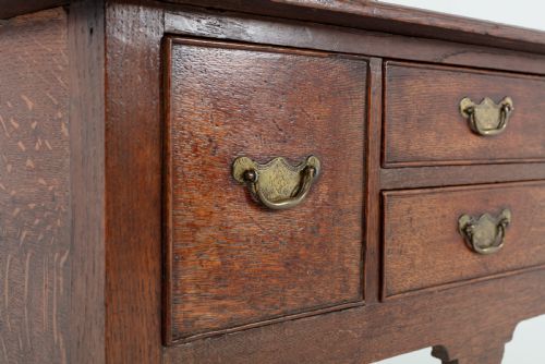 GEORGIAN OAK CABRIOLE LEG LOWBOY - ADDITIONAL PHOTO 1