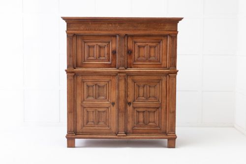 18th century dutch oak cabinet - CATEGORY: ANTIQUE CUPBOARDS - DATED 18TH CENTURY