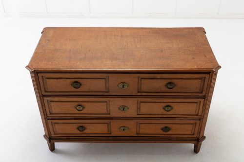 18TH CENTURY OAK CHEST OF DRAWERS - ADDITIONAL PHOTO 3