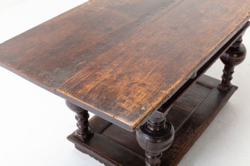 17TH CENTURY FLEMISH OAK SIDE TABLE - ADDITIONAL PHOTO 4