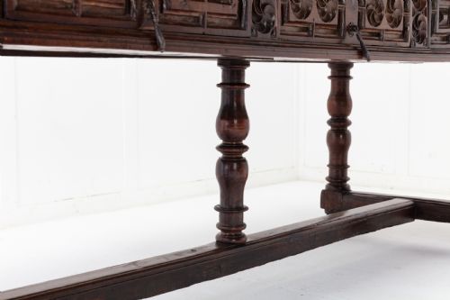 LARGE 17TH CENTURY SPANISH WALNUT TABLE - ADDITIONAL PHOTO 6