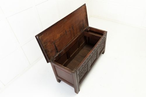 17TH CENTURY ENGLISH OAK COFFER - ADDITIONAL PHOTO 1