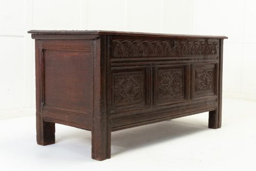 17TH CENTURY ENGLISH OAK COFFER - ADDITIONAL PHOTO 4