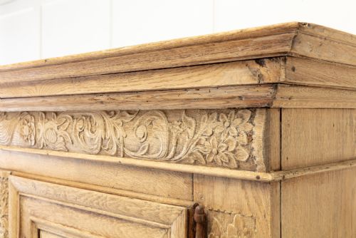 17TH CENTURY FLEMISH BLEACHED OAK CABINET - ADDITIONAL PHOTO 2