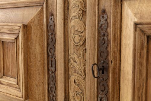 17TH CENTURY FLEMISH BLEACHED OAK CABINET - ADDITIONAL PHOTO 8