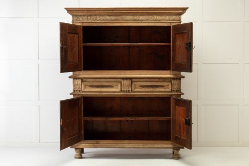 17TH CENTURY FLEMISH BLEACHED OAK CABINET - ADDITIONAL PHOTO 10