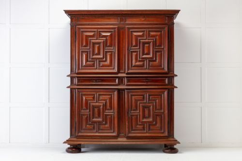 18th century dutch walnut cabinet - CATEGORY: ANTIQUE CABINETS - DATED 18TH CENTURY