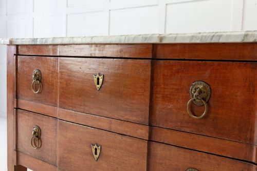 18TH CENTURY FRENCH WALNUT CHEST OF DRAWERS WITH MARBLE TOP - ADDITIONAL PHOTO 4