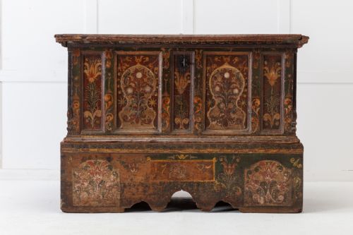 18TH CENTURY PAINTED TRUNK ON STAND - ADDITIONAL PHOTO 2