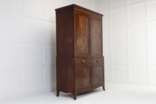 GEORGE III MAHOGANY LINEN PRESS CUPBOARD ATTRIBUTED TO GILLOWS - ADDITIONAL PHOTO 1