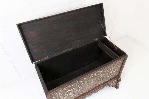19TH CENTURY SYRIAN WEDDING CHEST - ADDITIONAL PHOTO 3